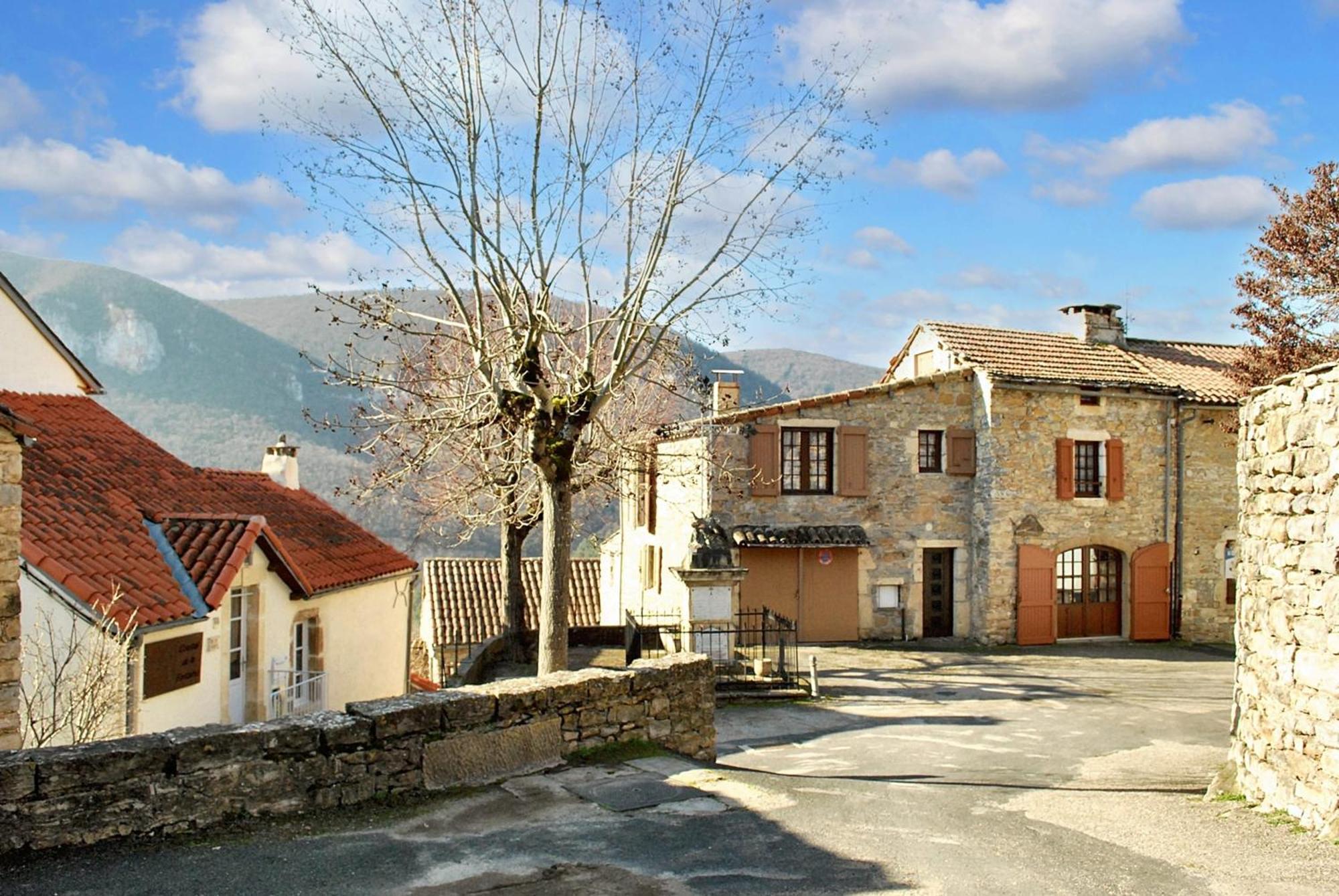 Maison Charmante Avec Vue Sur La Montagne, Mostuéjouls Екстериор снимка